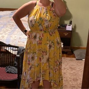 ISO VINCE CAMUTO Floral-Print Halter Dress